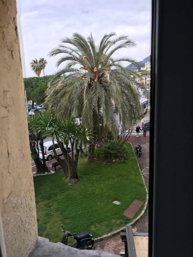 Le Petit Bateau Lägenhet Menton Exteriör bild