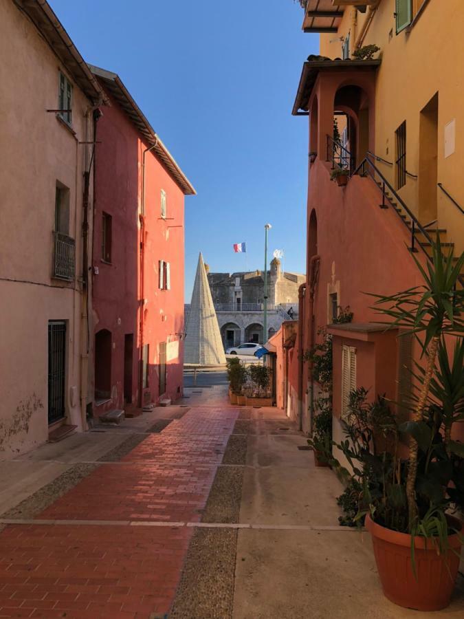 Le Petit Bateau Lägenhet Menton Exteriör bild